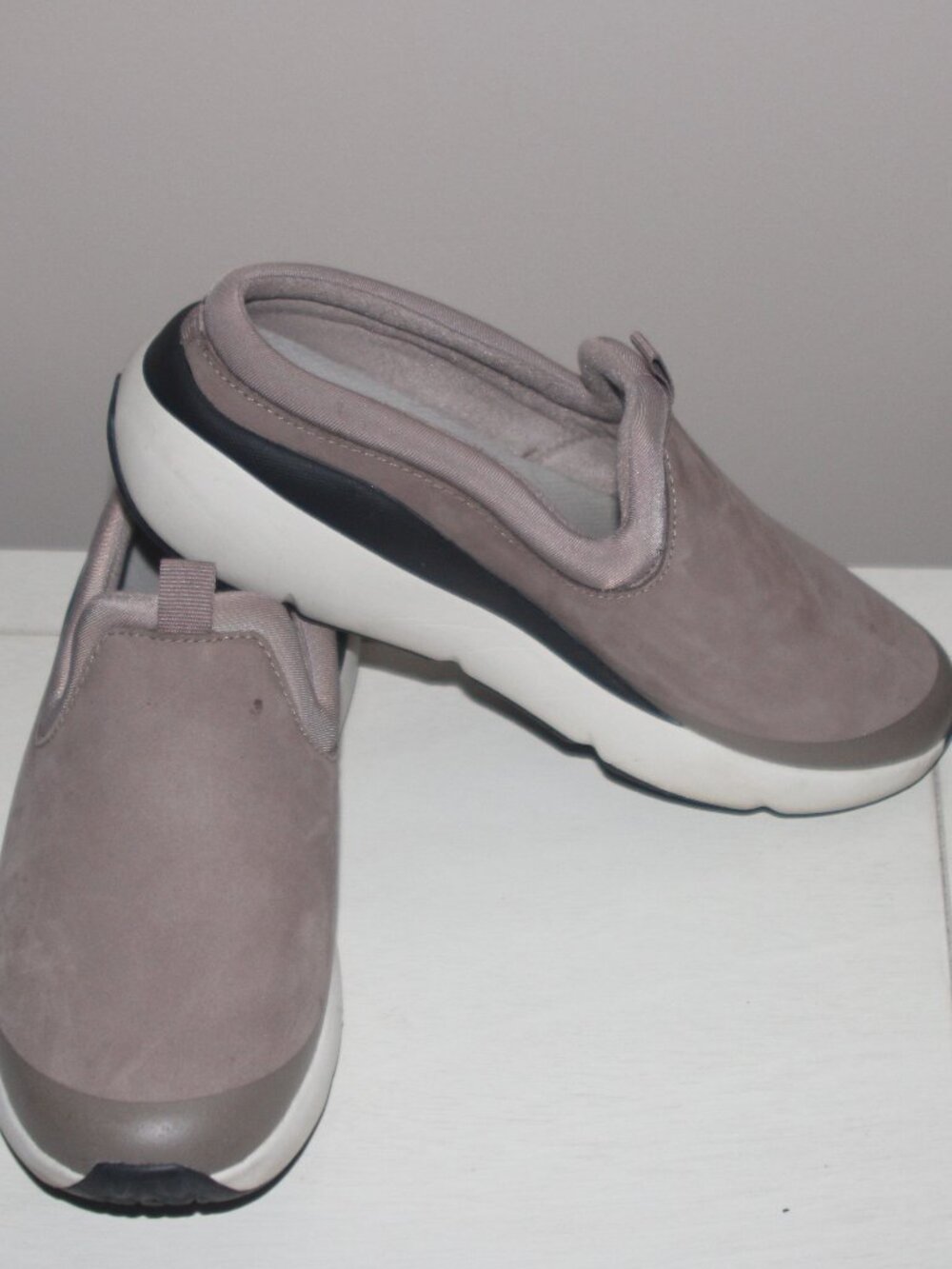 10a   EUC LADIES ABEO SHIFT CLOG/SLIDE   9 - TAN LEATHER